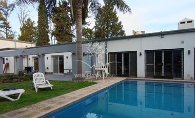 Casa importante en venta, Sauce Viejo, excelente opción con posibilidad de financiación