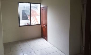 DEPARTAMENTO EN ALQUILER UBICADO EN LA MANUEL SERRANO Y 10 DE AGOSTO