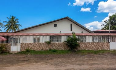 CASA EN VENTA EN LAGUNA DE ORO EN EL 11KM VIA BALOSA
