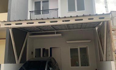 HOUSE RENT - 2 FLOORS – GREEN AKASIA - JL KECAPI JAGAKARSA