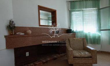 Casa en venta, PH en esquina, Hipolito Yrigoyen y Avenida Freyre
