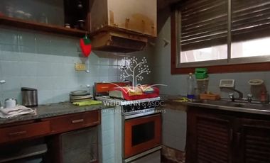 Casa en venta, PH en esquina, Hipolito Yrigoyen y Avenida Freyre