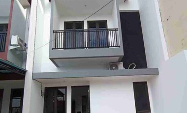 Rumah Cluster Ciledug Siap Huni Bebas Banjir Dekat Halte Busway