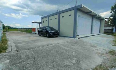 Perumahan Pinggir Jalan Provinsi