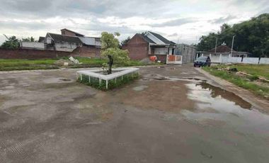 Perumahan Pinggir Jalan Provinsi