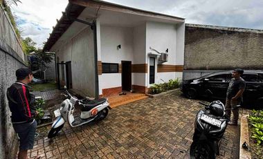 Disewakan Rumah 1 Lantai Halaman luas