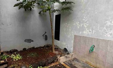 Disewakan Rumah 1 Lantai Halaman luas