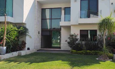 ZONA SUMIYA RENTA CASA CONDOMINIO SEGURIDAD ALBERCA TENIS GYM