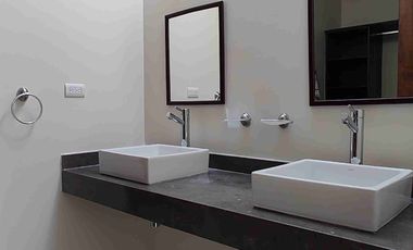 ZONA SUMIYA RENTA CASA CONDOMINIO SEGURIDAD ALBERCA TENIS GYM