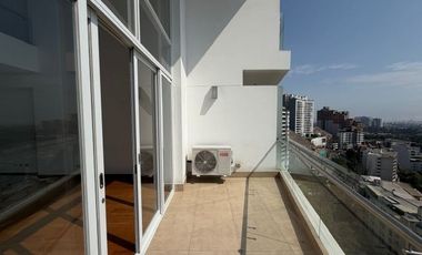 DEPARTAMENTO EN ALQUILER EN CERROS DE CAMACHO CON AREAS COMUNES