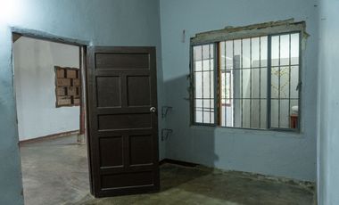 Venta de casa esquinera, terreno doble con apartamento o local comercial puede ser usado y espacio para nueva construcion