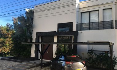 Venta de Casa campestre en Girardot, Cundinamarca.