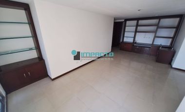 Se arrienda apartamento en el sector de los conquistadores cód.4294