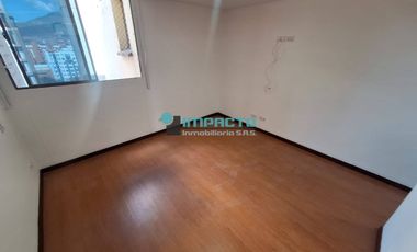 Se arrienda apartamento en el sector de los conquistadores cód.4294