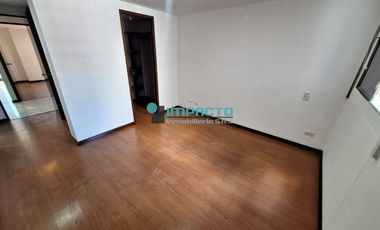 Se arrienda apartamento en el sector de los conquistadores cód.4294