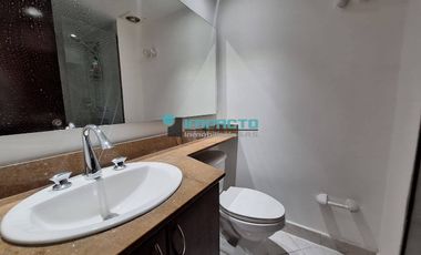 Se arrienda apartamento en el sector de los conquistadores cód.4294