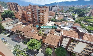 Se arrienda apartamento en el sector de los conquistadores cód.4294
