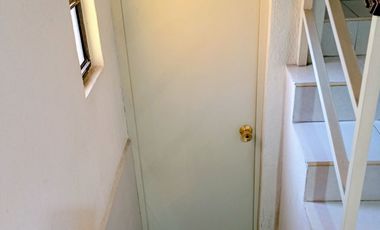 Oportunidad de inversión. Casa en condominio 3 R, 2.5 baños, seguridad, sobre avenida.