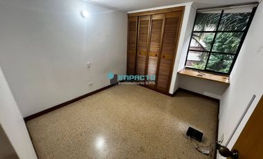 Se arrienda apartamento en el sector de Conquistadores cód. 4417