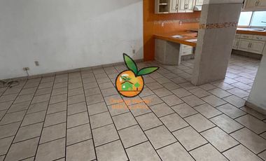 CASA EN VENTA EN JARDINES DEL COUNTRY, GUADALAJARA
