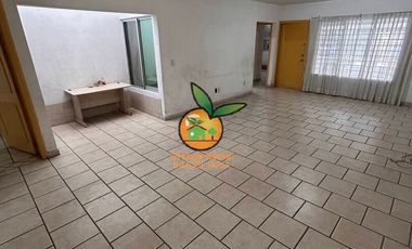 CASA EN VENTA EN JARDINES DEL COUNTRY, GUADALAJARA