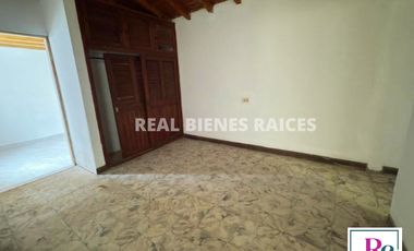 Casa en arriendo – Ubicación central, cerca a El Carmelo