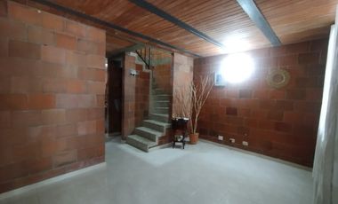 VENTA CASA DOS PISOS UNIFAMILIAR CORDOBA RESERVADO