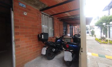 VENTA CASA DOS PISOS UNIFAMILIAR CORDOBA RESERVADO