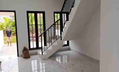 murah nie, 2 lantai, angsuran 5 jutaan. masalah slik bisa dibantu.