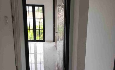 murah nie, 2 lantai, angsuran 5 jutaan. masalah slik bisa dibantu.