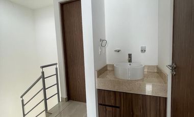 CASA AMPLIA Y CÓMODA EN RENTA EN ZAKIA