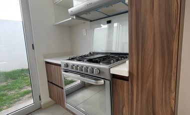 CASA AMPLIA Y CÓMODA EN RENTA EN ZAKIA