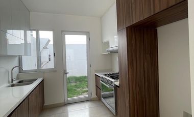 CASA AMPLIA Y CÓMODA EN RENTA EN ZAKIA