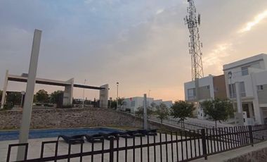 CASA AMPLIA Y CÓMODA EN RENTA EN ZAKIA