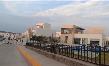 CASA AMPLIA Y CÓMODA EN RENTA EN ZAKIA