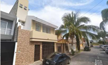 SE VENDE HERMOSA CASA EN LA FLORESTA, ZAMORA DE HIDALGO, OPORTUNIDAD DE INVERSIÓN