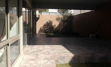 CASA EN RENTA EN CANTERIAS CARRETERA NACIONAL