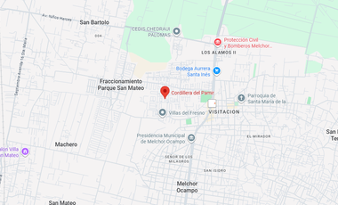 Casa en Venta en Los Álamos: ¡Jardín, Estacionamiento y Ambientes Luminosos!