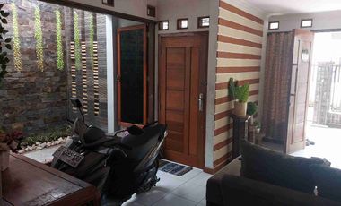 Dijual Rumah tipe 300m2 + Kolam Renang di Kambang Iwak Palembang