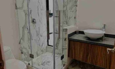 Se renta casa nueva dentro de condominio en av principal de Calimaya en frente y a lado de escuelas, Estado de México