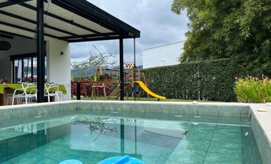 Alquilo casa campestre en Altos del Campestre en un solo nivel, Manizales