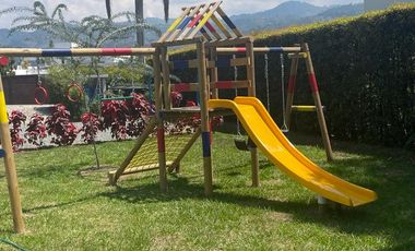 Alquilo casa campestre en Altos del Campestre en un solo nivel, Manizales