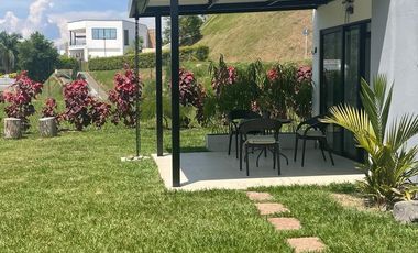Alquilo casa campestre en Altos del Campestre en un solo nivel, Manizales