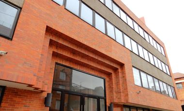 Para Consultorio Médico u Oficina!!!! Excelente Ubicación, Iluminada y Silenciosa.