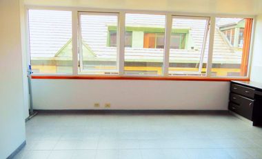 Para Consultorio Médico u Oficina!!!! Excelente Ubicación, Iluminada y Silenciosa.