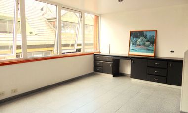 Para Consultorio Médico u Oficina!!!! Excelente Ubicación, Iluminada y Silenciosa.