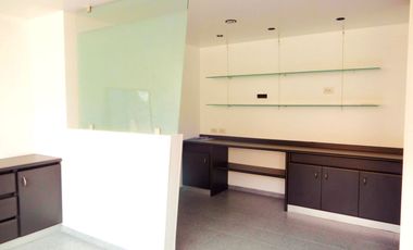 Para Consultorio Médico u Oficina!!!! Excelente Ubicación, Iluminada y Silenciosa.