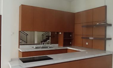 Disewakan Rumah Jl Jajar Tunggal Selatan Darmo Sentosa Raya