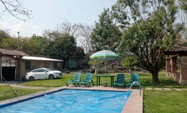 ¡Venta de casa con gran terreno!