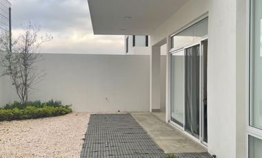 CASA EN RENTA EN EL BARRO EN  FRACCIONAMIENTO SANTA ISABEL